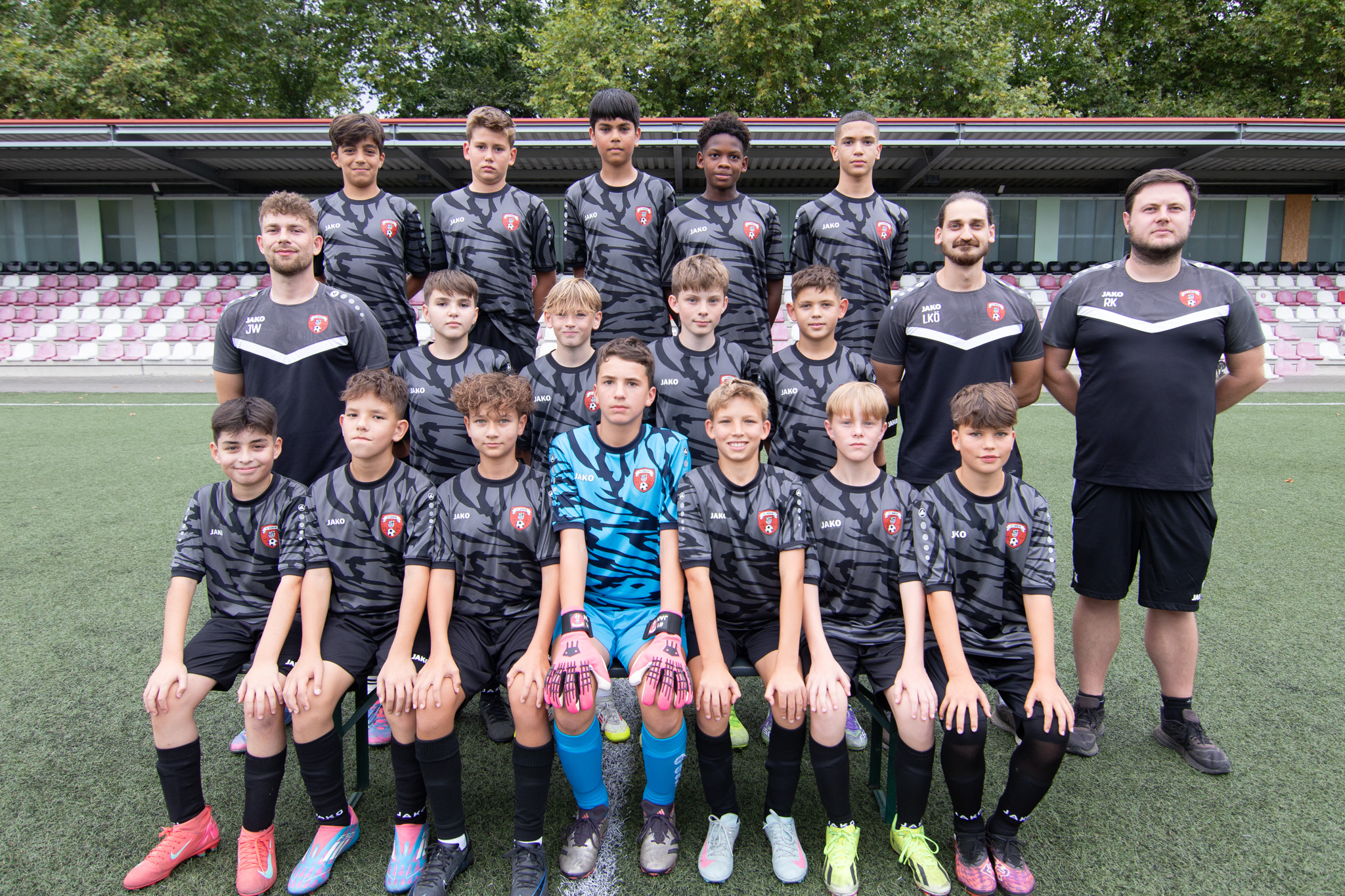U13